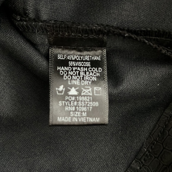 Medium black leather skirt from Nordstrom rack / Stella Luce brand - Picture 8 of 8